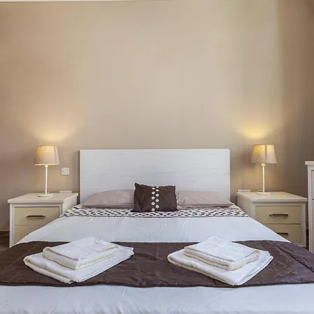 Tc3a - Charming And Homely 2 Bedroom Apartament *
